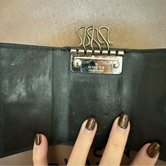 Authentic Gucci Keyholder - Picture 4 of 12